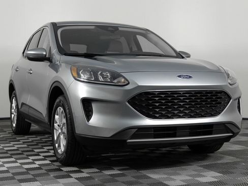 Used 2021 Ford Escape SE image 11