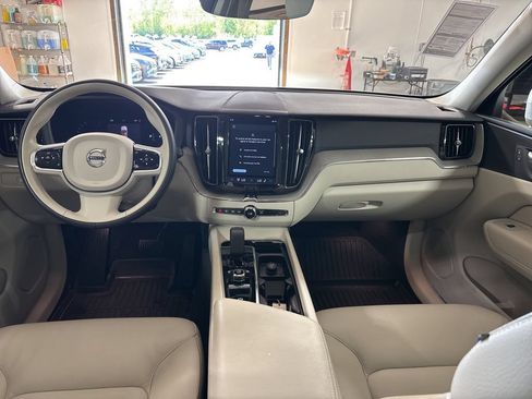 Used 2023 Volvo XC60 B5 Plus w/ Climate Package AWD/4WD image 14