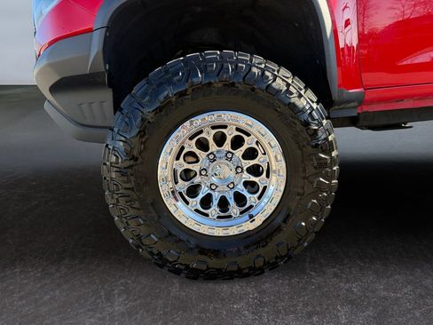 Used 2017 Chevrolet Colorado ZR2 image 9