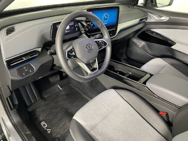 Used 2024 Volkswagen ID.4 2WD image 3