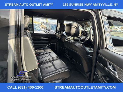 Used 2022 Jeep Wagoneer Series III image 18