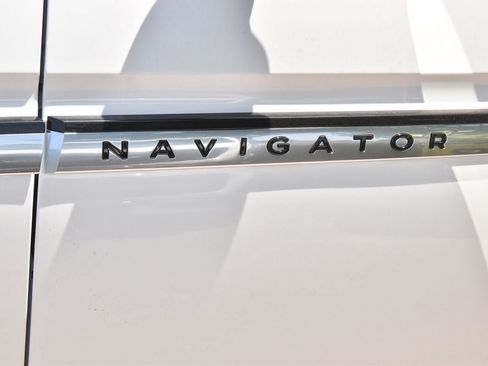 New 2026 Lincoln Navigator L Reserve AWD/4WD image 44
