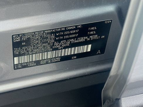 Certified 2025 Toyota RAV4 XLE FWD image 32