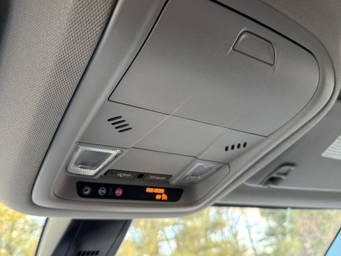 Used 2023 GMC Acadia SLE w/ Driver Convenience Package image 28