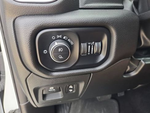 Used 2025 RAM 1500 Laramie AWD/4WD image 17