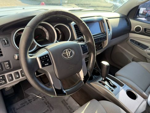 Used 2013 Toyota Tacoma 4x4 Access Cab V6 image 32