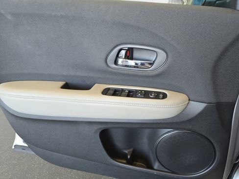 Used 2019 Honda HR-V LX image 28