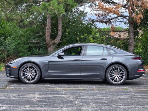 New 2025 Porsche Panamera 4 image 2