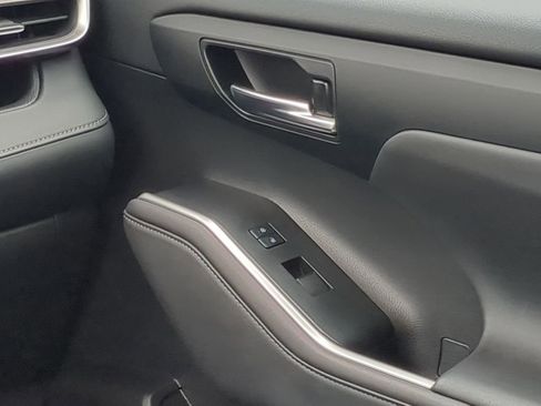 Used 2022 Toyota Highlander XLE image 23