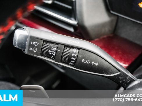 Used 2024 Chevrolet Traverse RS image 37