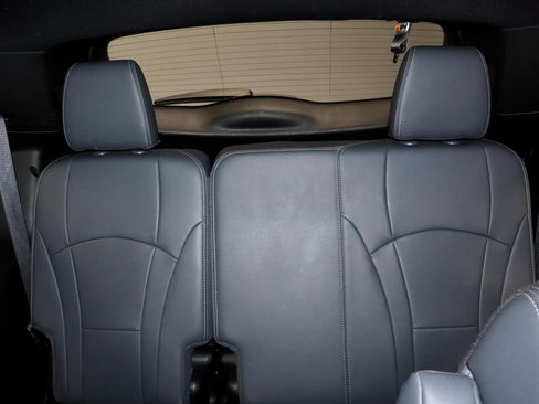 Used 2024 Buick Enclave Premium AWD/4WD image 23