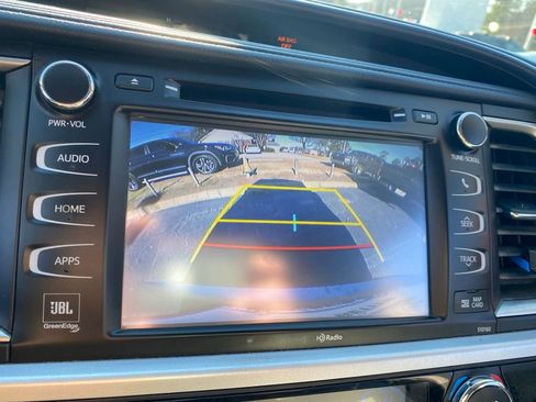 Used 2016 Toyota Highlander Limited Platinum image 30