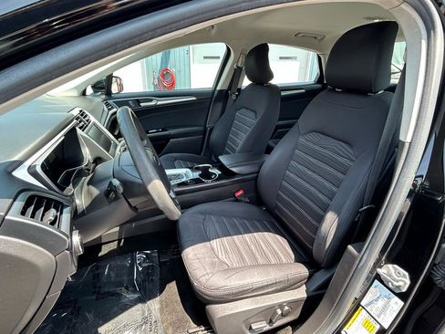 Used 2016 Ford Fusion SE FWD image 12