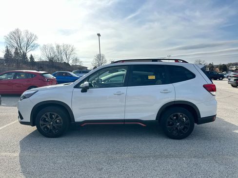 Used 2023 Subaru Forester Sport image 2