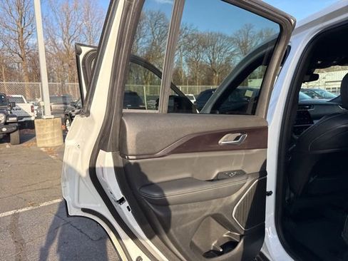 Used 2022 Jeep Grand Cherokee Altitude image 35