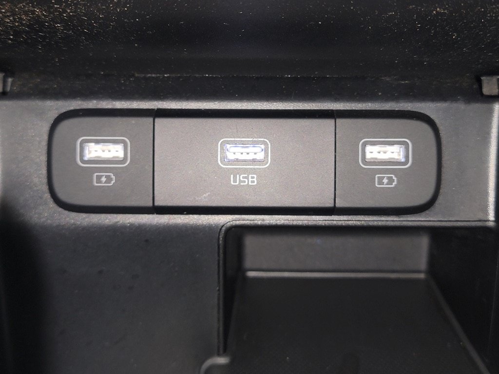 Used 2023 Kia Sorento LX AWD/4WD image 23
