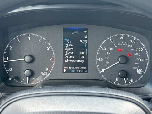Used 2024 Toyota Corolla LE FWD image 39