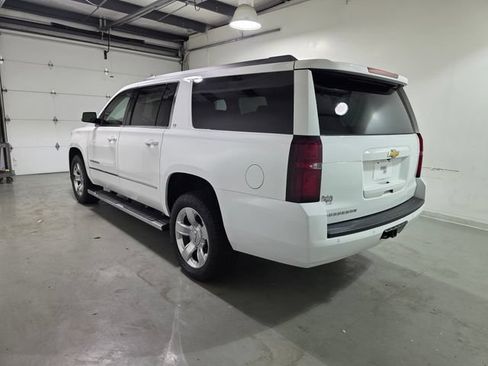 Used 2018 Chevrolet Suburban LT w/ LT Signature Package AWD/4WD image 5