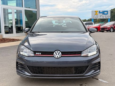 Used 2018 Volkswagen GTI SE FWD image 4