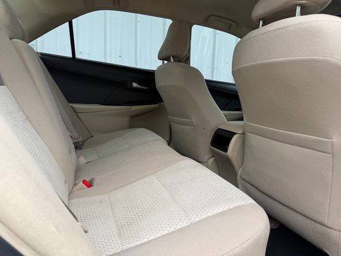 Used 2013 Toyota Camry LE FWD image 14