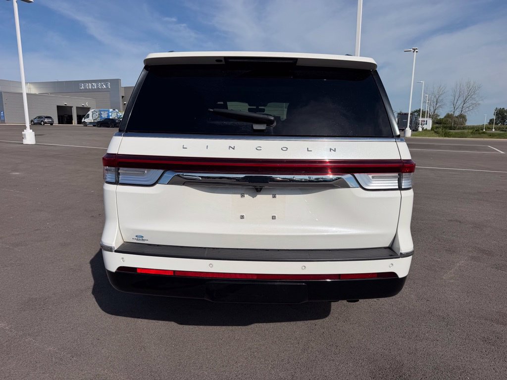 Used 2023 Lincoln Navigator Reserve w/ Equipment Group 201A AWD/4WD image 7