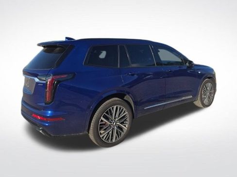 Used 2023 Cadillac XT6 Sport w/ Technology Package AWD/4WD image 3