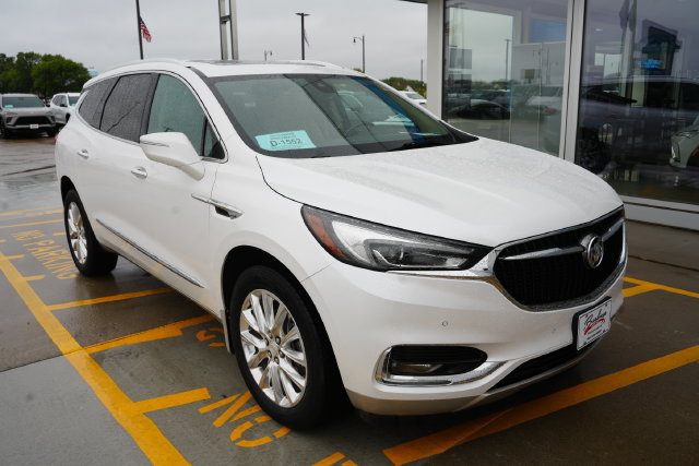 Used 2021 Buick Enclave Premium w/ Sun and Sites Package AWD/4WD image 34