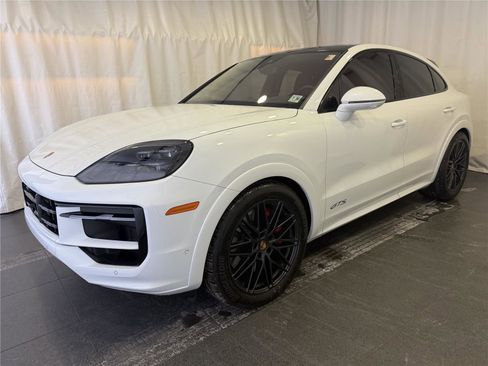 Certified 2025 Porsche Cayenne GTS image 1