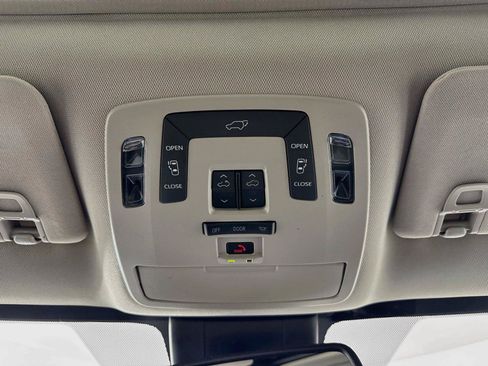 Certified 2026 Toyota Sienna XLE FWD image 24