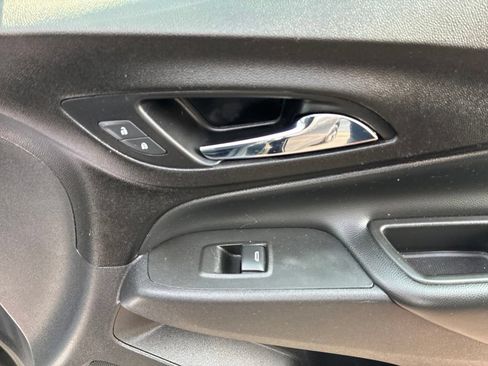 Used 2021 Chevrolet Equinox LT AWD/4WD image 35