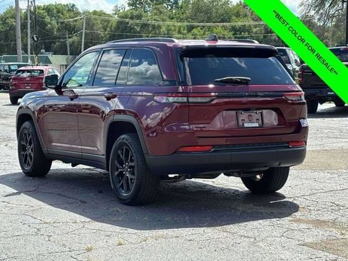 Used 2024 Jeep Grand Cherokee Altitude AWD/4WD image 3