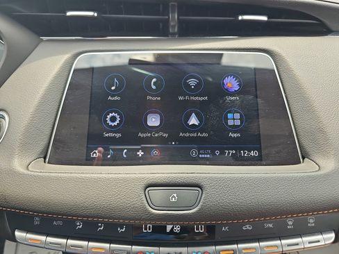 Used 2023 Cadillac XT4 Premium Luxury FWD image 18