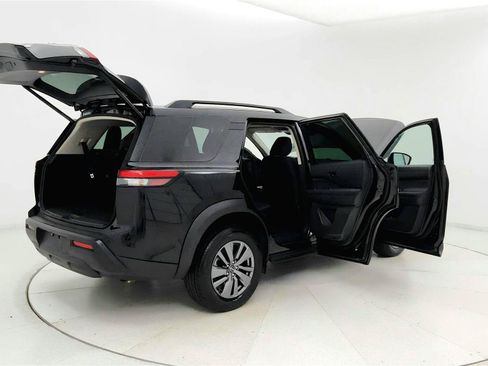 Used 2025 Nissan Pathfinder SV AWD/4WD image 11