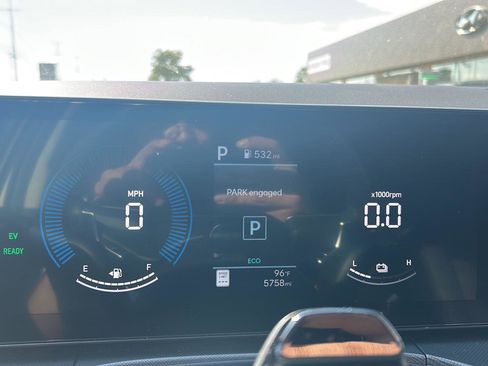 Certified 2025 Hyundai Santa Fe SEL AWD/4WD image 25