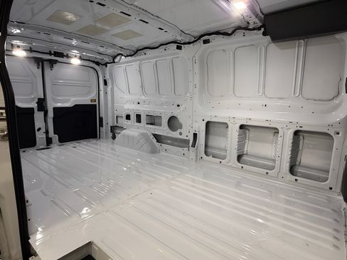 Used 2024 Ford Transit 250 Low Roof RWD image 23