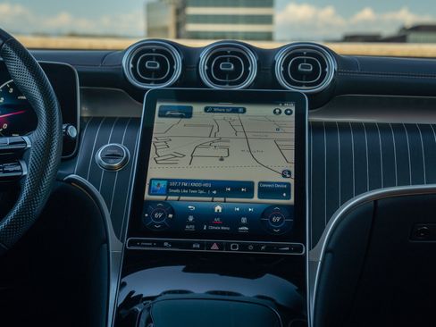 Certified 2023 Mercedes-Benz GLC 300 4MATIC image 19