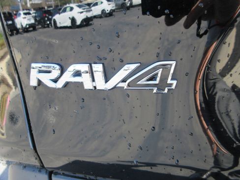 Used 2024 Toyota RAV4 Limited w/ Advanced Technology Package image 8