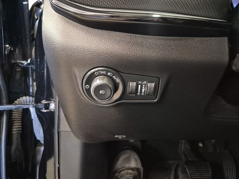 Used 2025 Jeep Compass Trailhawk AWD/4WD image 20
