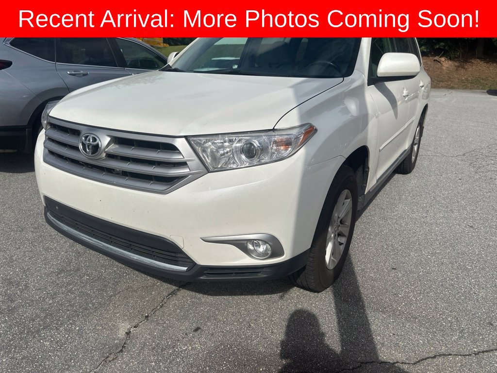 Used 2013 Toyota Highlander SE FWD image 1