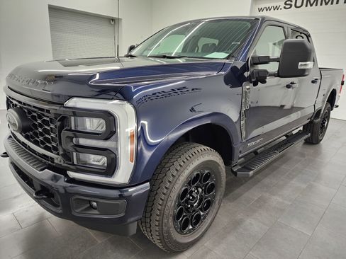 Used 2025 Ford F250 XLT w/ Black Appearance Package image 7
