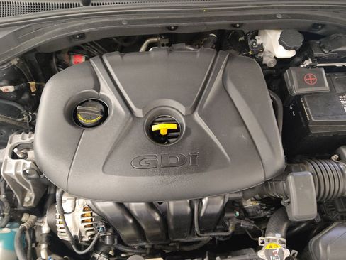 Used 2019 Hyundai Elantra GT FWD image 30