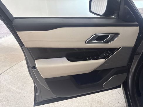 Used 2018 Land Rover Range Rover Velar AWD/4WD image 31