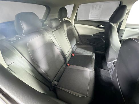 Used 2022 Volkswagen Taos SE image 25