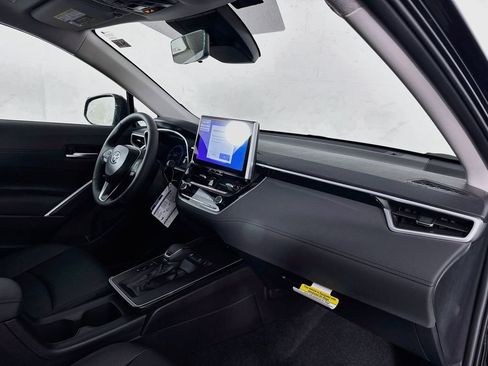 New 2026 Toyota Corolla Cross XLE image 30