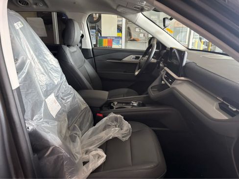 New 2026 Ford Explorer Active w/ Active Comfort Package AWD/4WD image 36
