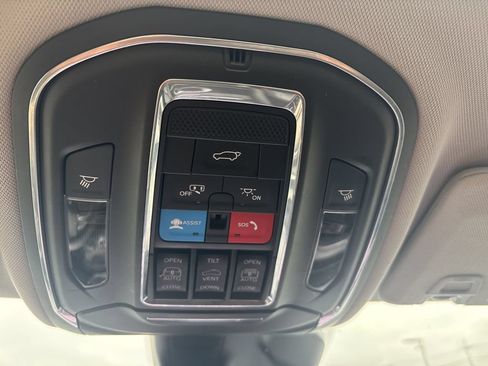 Used 2023 Jeep Grand Cherokee L Limited AWD/4WD image 39