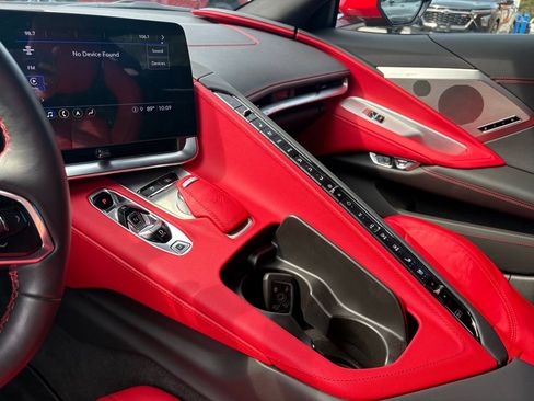 Used 2022 Chevrolet Corvette Stingray Preferred Cpe w/ Z51 Performance Package RWD image 18