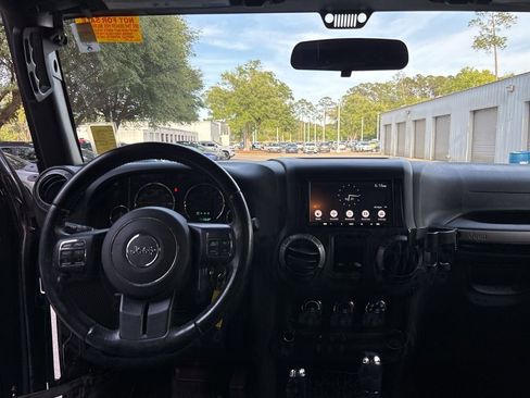 Used 2018 Jeep Wrangler Unlimited Sport image 9