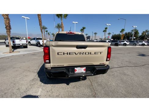 Used 2024 Chevrolet Colorado ZR2 w/ Technology Package AWD/4WD image 7