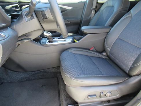 Used 2024 Buick Envista Preferred w/ Convenience I Package image 15